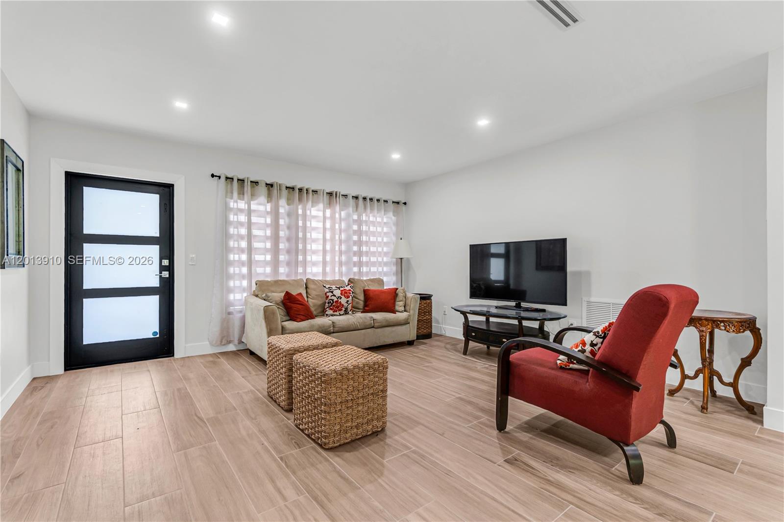 1015 Pizarro St, Coral Gables FL 33134