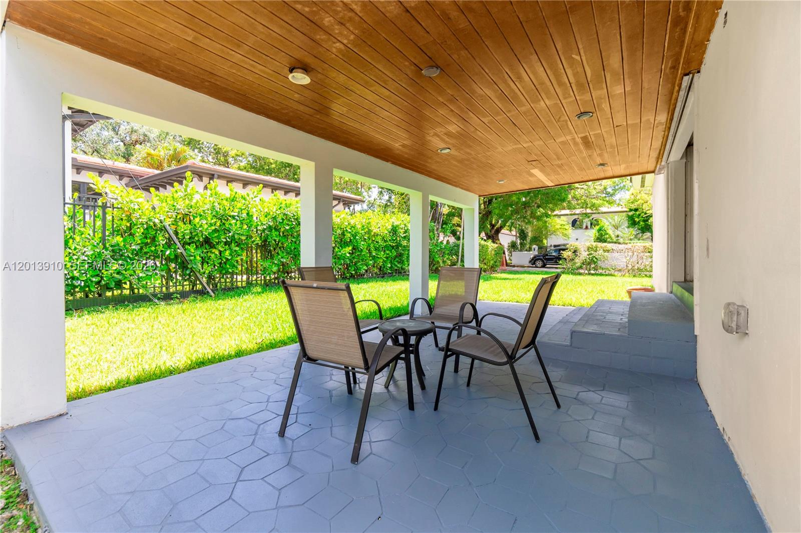 1015 Pizarro St, Coral Gables FL 33134