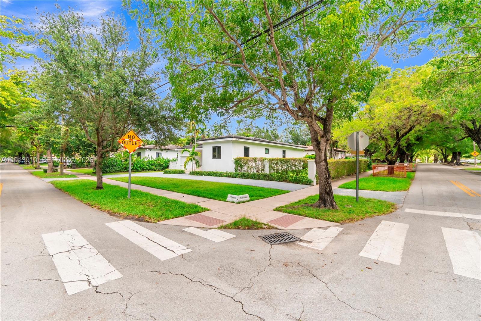 1015 Pizarro St, Coral Gables FL 33134