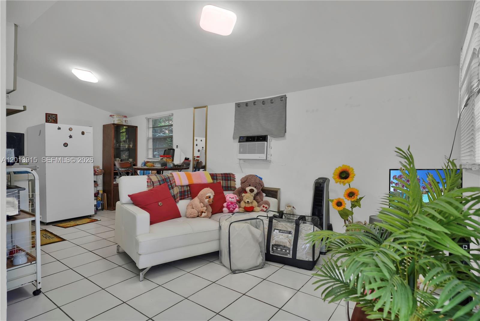 201 NW 25th Ave, Miami FL 33125