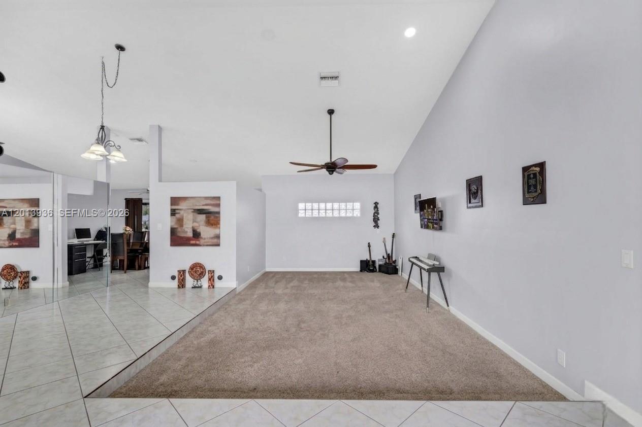 8650 NW 46th Ct, Lauderhill FL 33351
