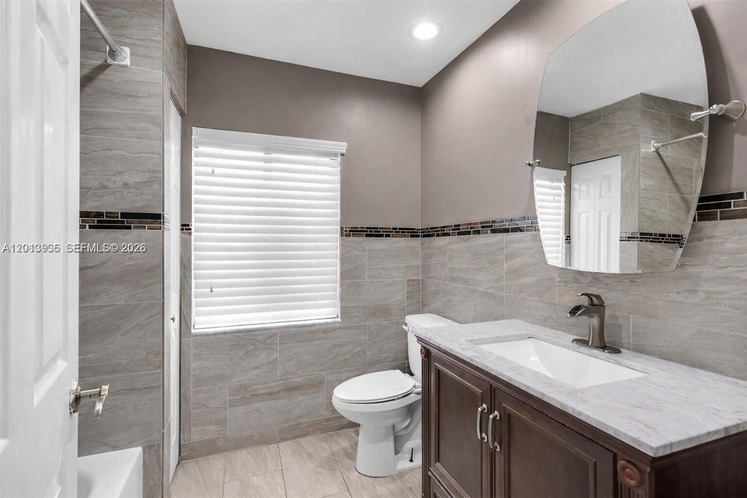 8650 NW 46th Ct, Lauderhill FL 33351