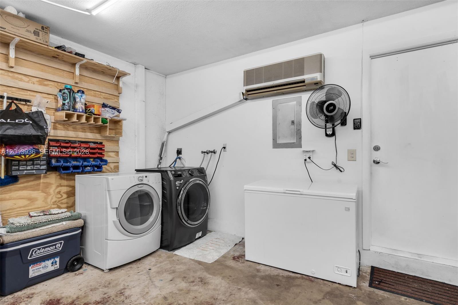 8650 NW 46th Ct, Lauderhill FL 33351