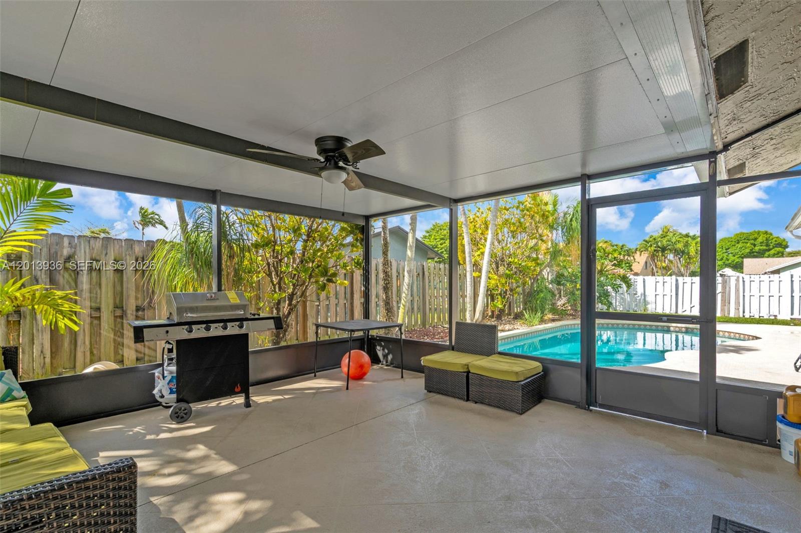 8650 NW 46th Ct, Lauderhill FL 33351