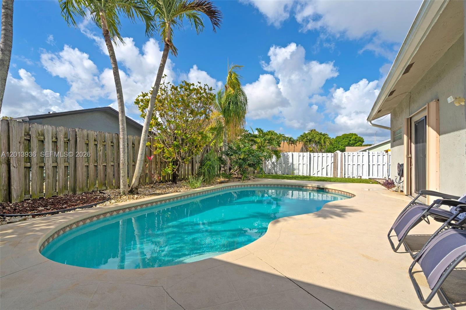 8650 NW 46th Ct, Lauderhill FL 33351