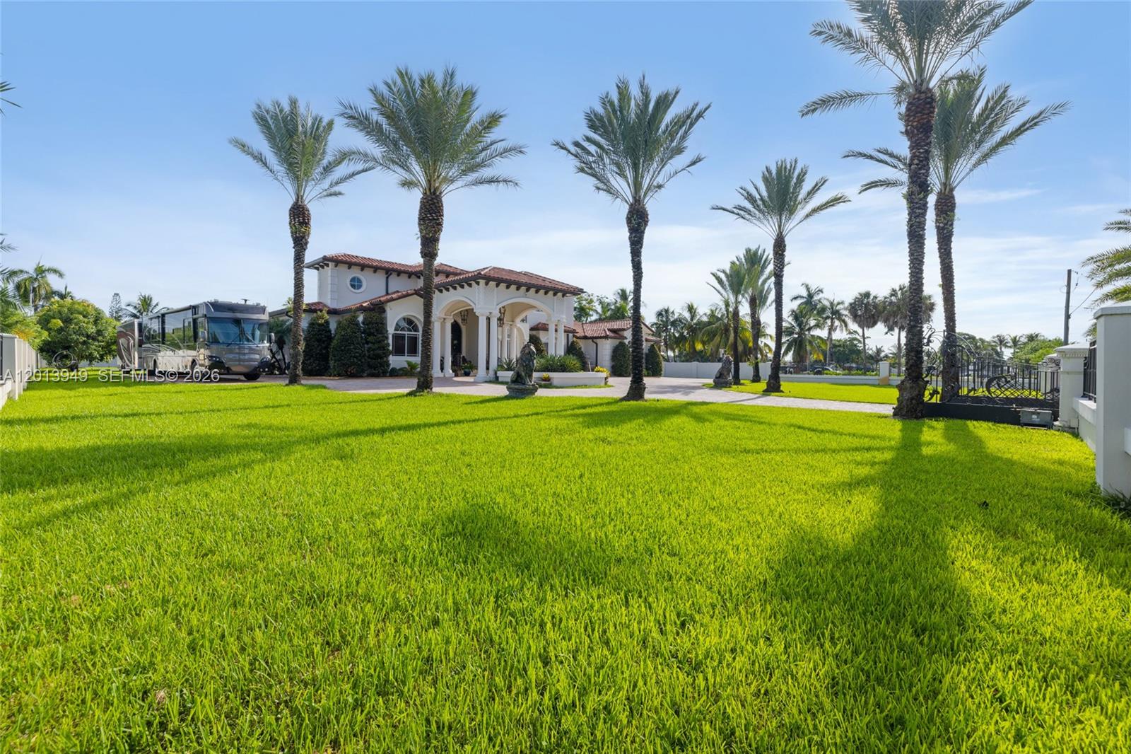 9861 NW 135th St, Hialeah Gardens FL 33018