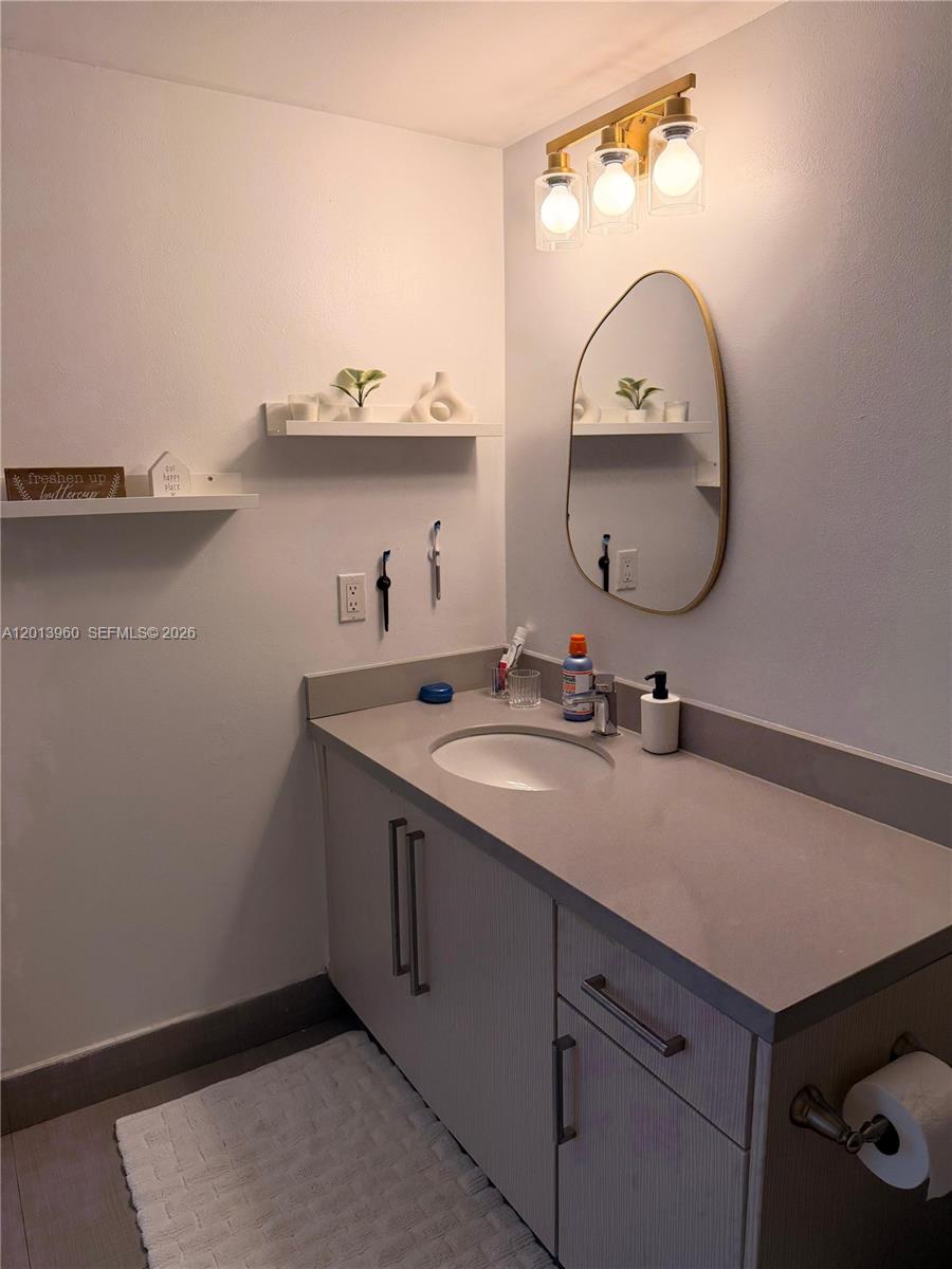 1155 Brickell Bay Dr #2904, Miami FL 33131