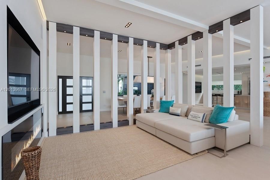 7972 Biscayne Point Cir, Miami Beach FL 33141
