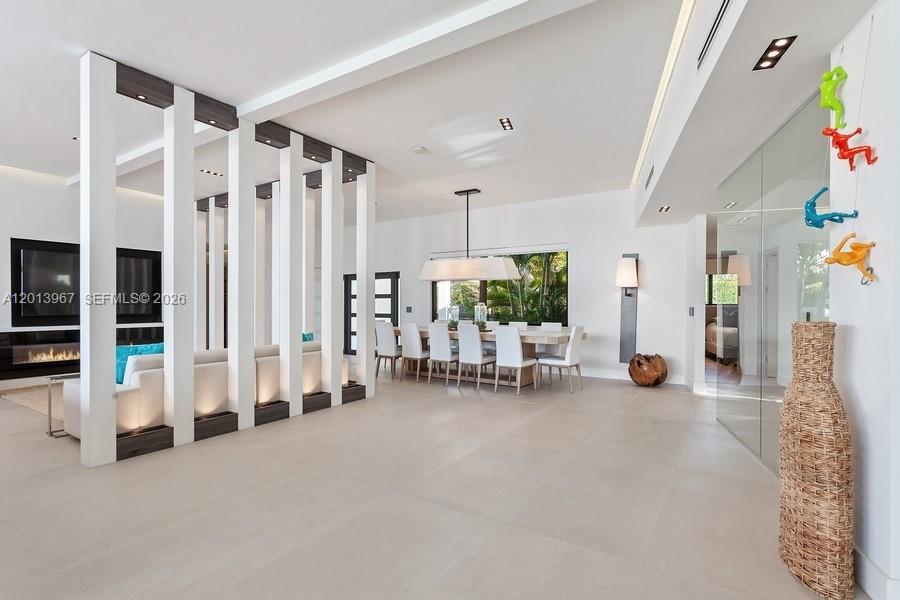 7972 Biscayne Point Cir, Miami Beach FL 33141