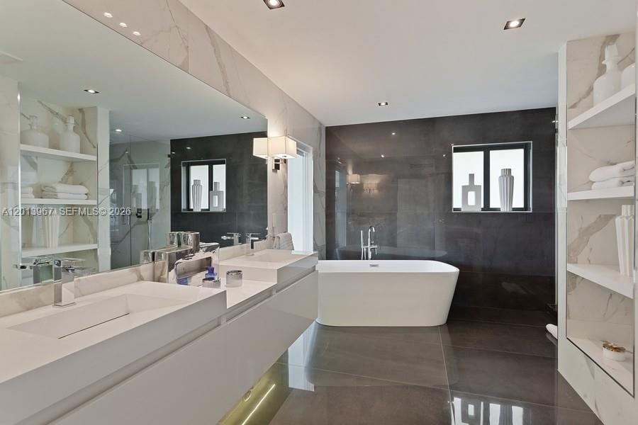 7972 Biscayne Point Cir, Miami Beach FL 33141