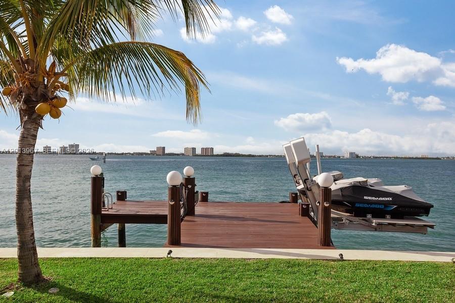 7972 Biscayne Point Cir, Miami Beach FL 33141