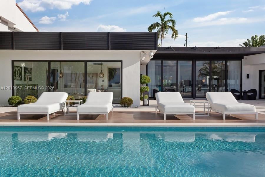 7972 Biscayne Point Cir, Miami Beach FL 33141