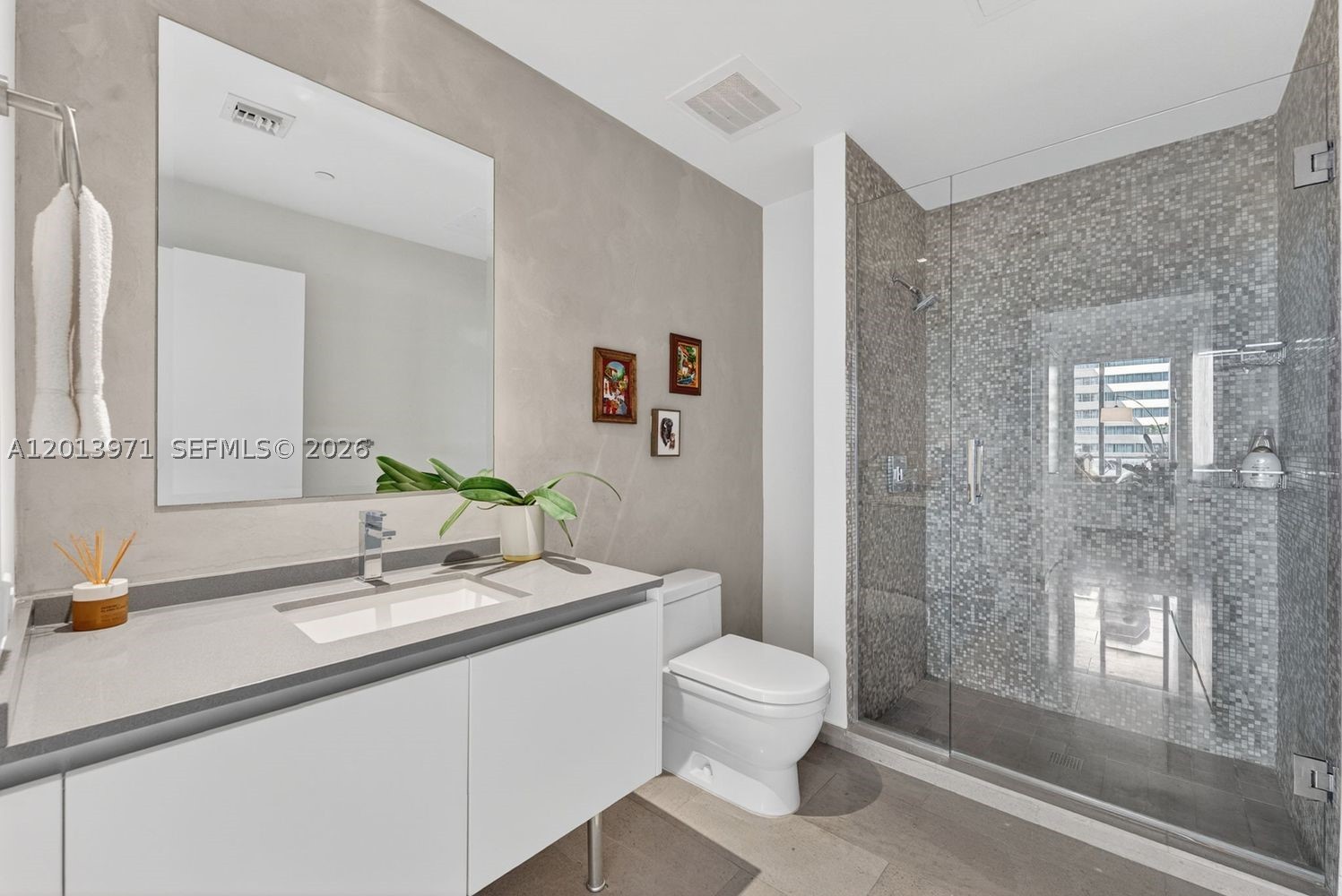 88 SW 7th St #1012, Miami FL 33130