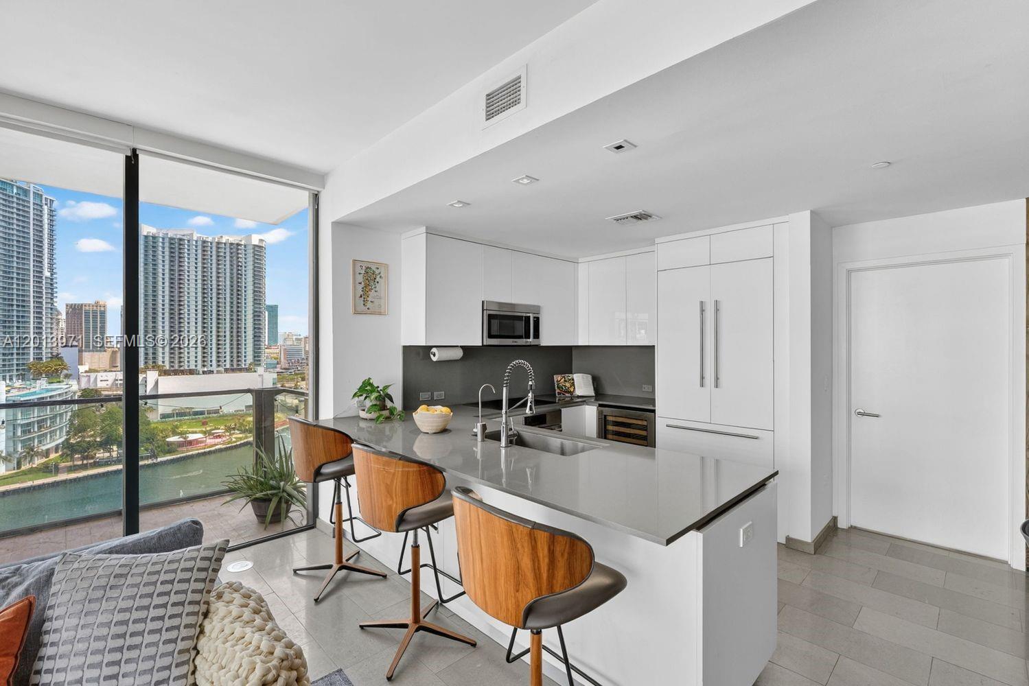 88 SW 7th St #1012, Miami FL 33130