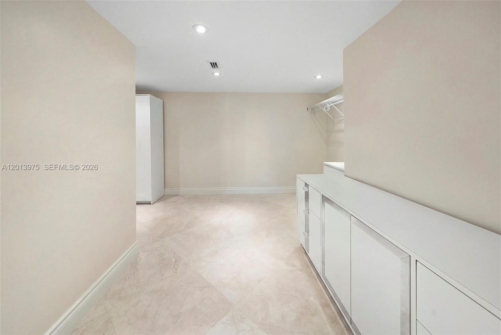 1121 Crandon Blvd #F1203, Key Biscayne FL 33149