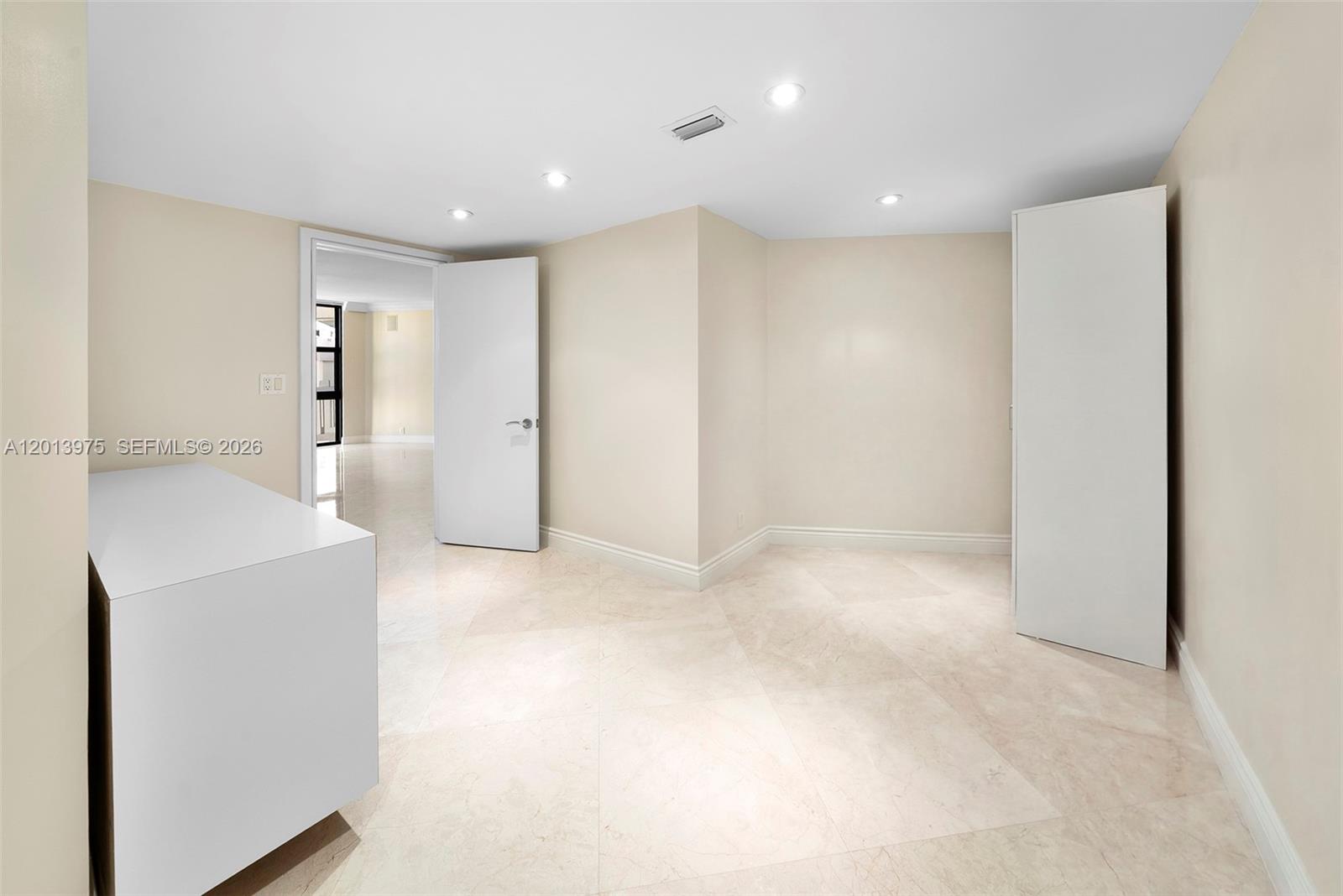 1121 Crandon Blvd #F1203, Key Biscayne FL 33149