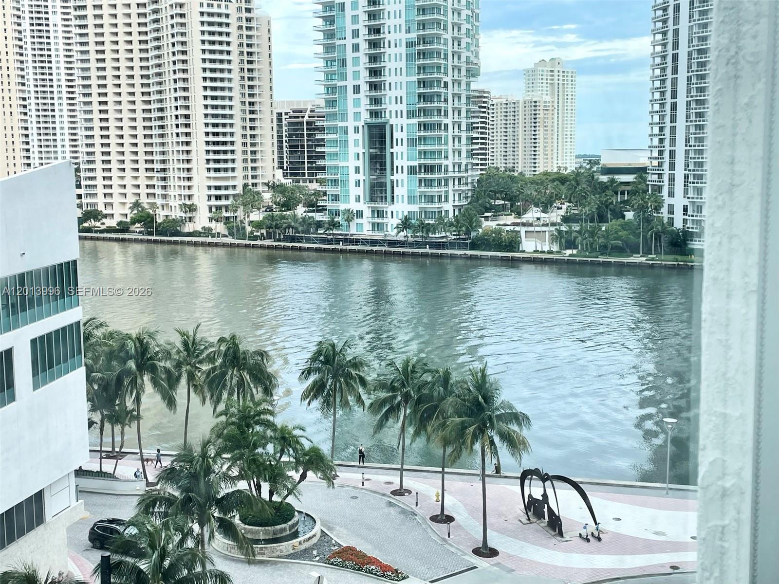 300 S Biscayne Blvd #L-830, Miami FL 33131