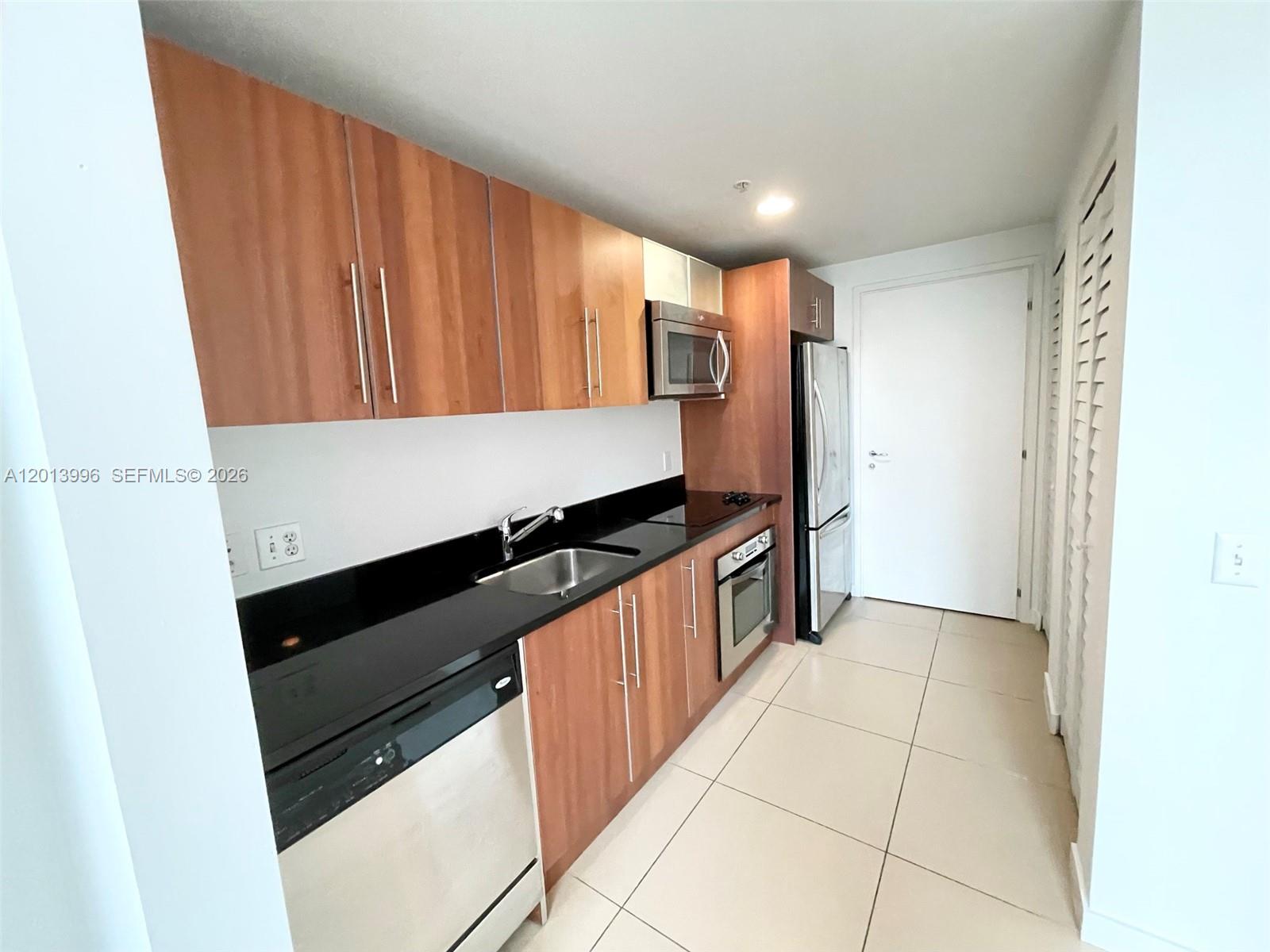 300 S Biscayne Blvd #L-830, Miami FL 33131