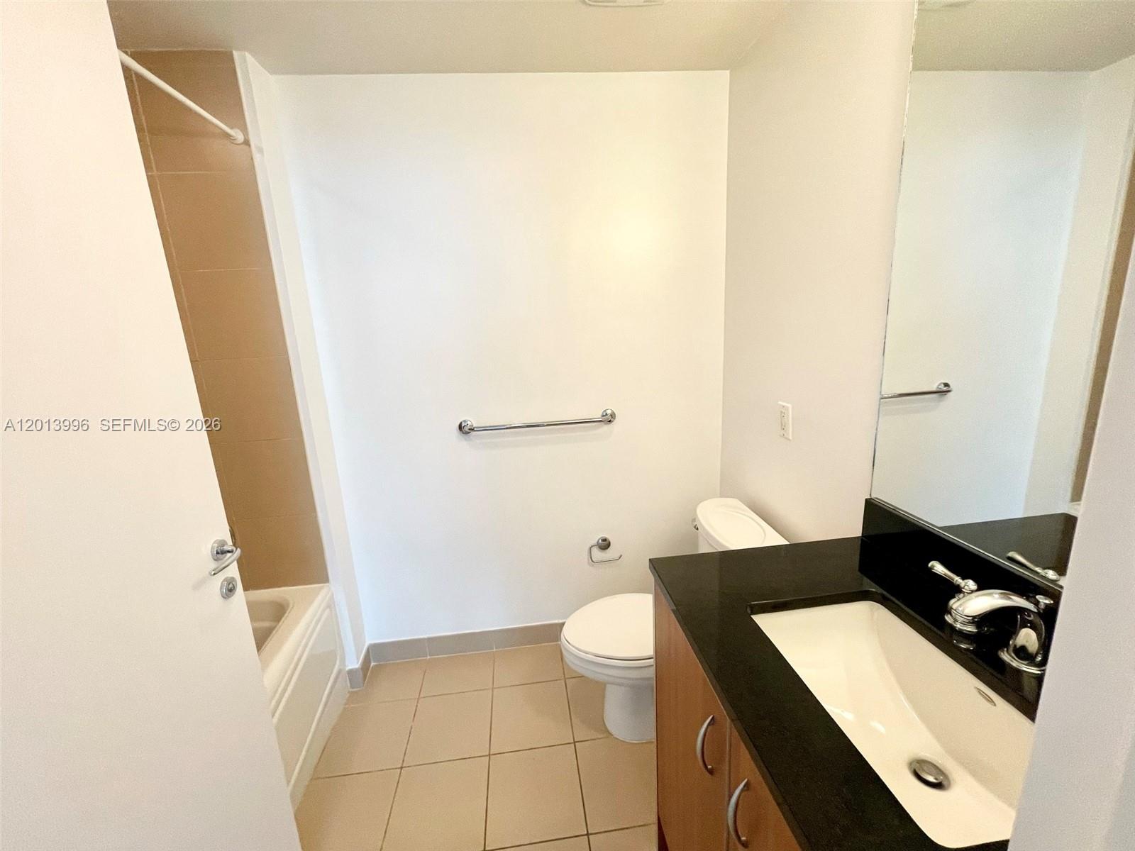 300 S Biscayne Blvd #L-830, Miami FL 33131