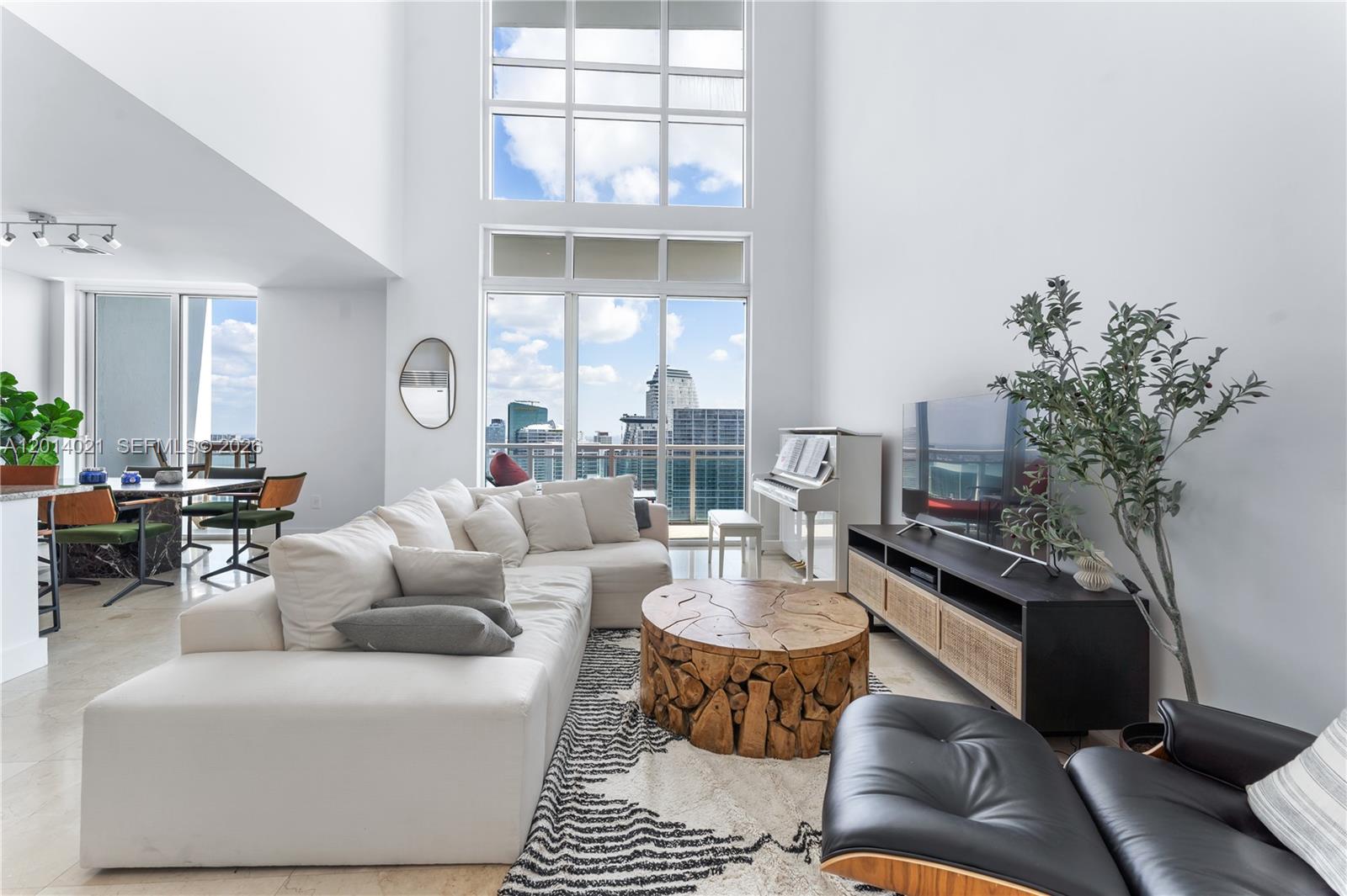 950 Brickell Bay Dr #5506, Miami FL 33131