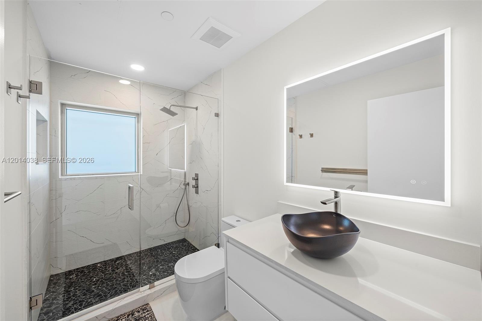 900 Biscayne Blvd #4202, Miami FL 33132
