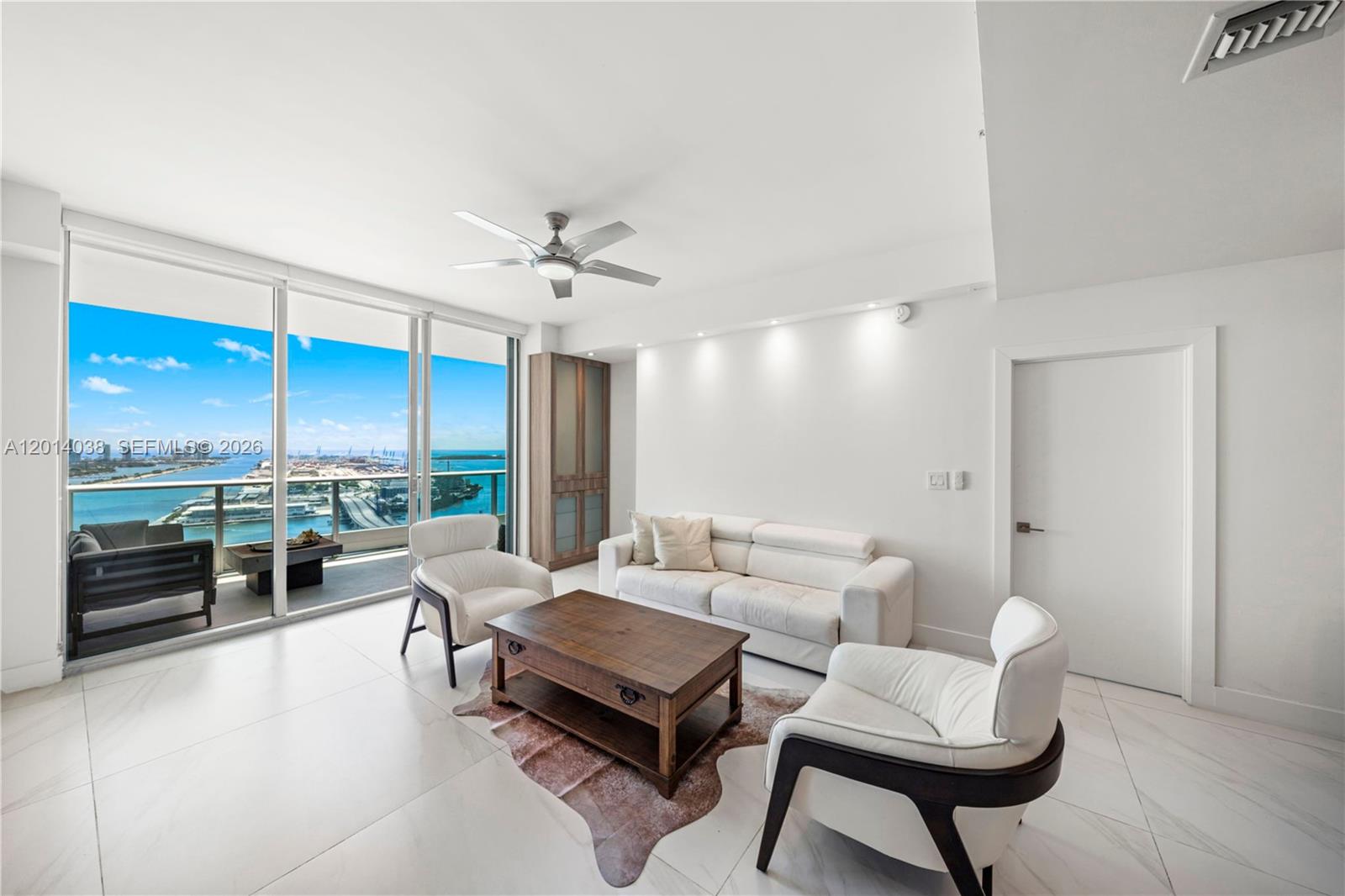 900 Biscayne Blvd #4202, Miami FL 33132