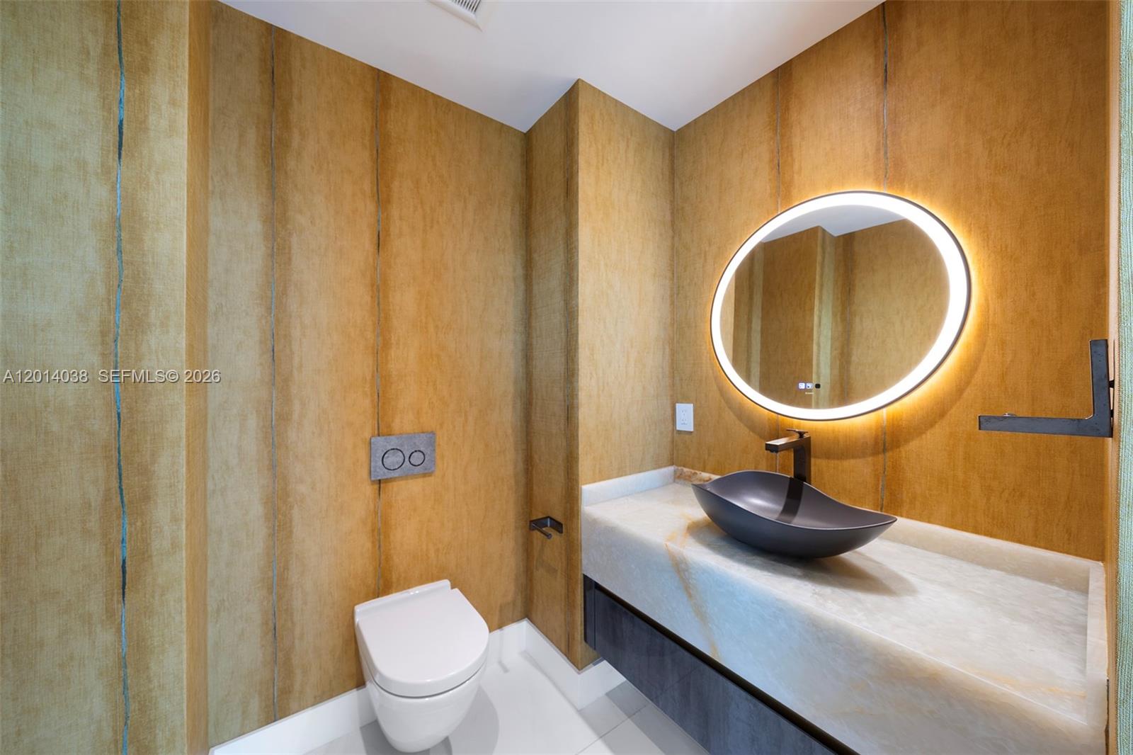 900 Biscayne Blvd #4202, Miami FL 33132