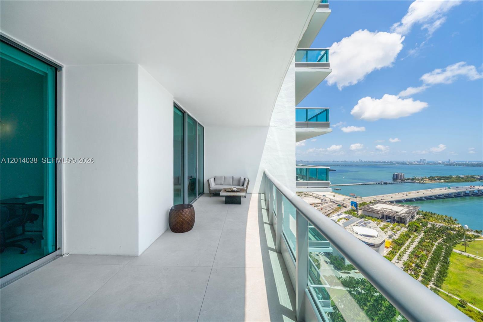 900 Biscayne Blvd #4202, Miami FL 33132