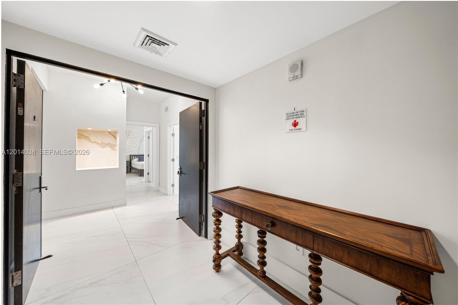 900 Biscayne Blvd #4202, Miami FL 33132