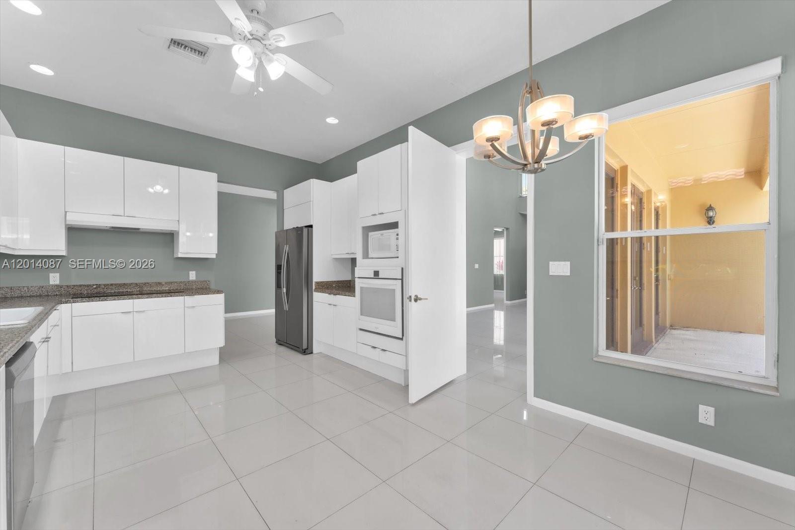 3728 NE 208th Ter, Aventura FL 33180