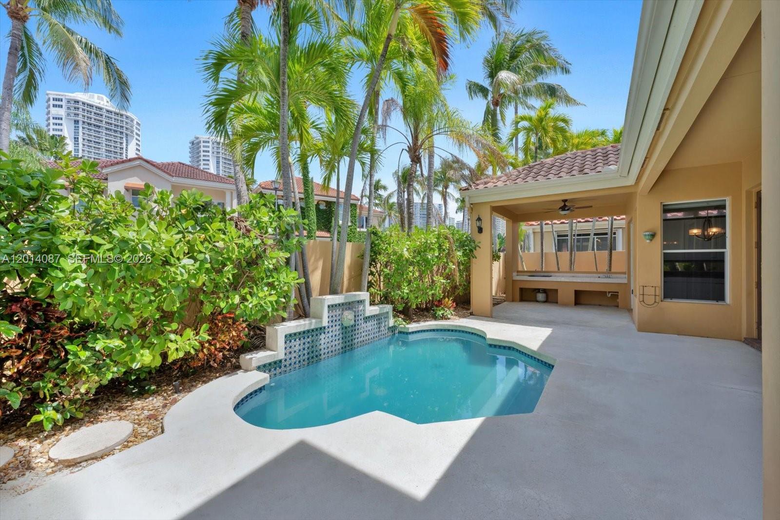 3728 NE 208th Ter, Aventura FL 33180
