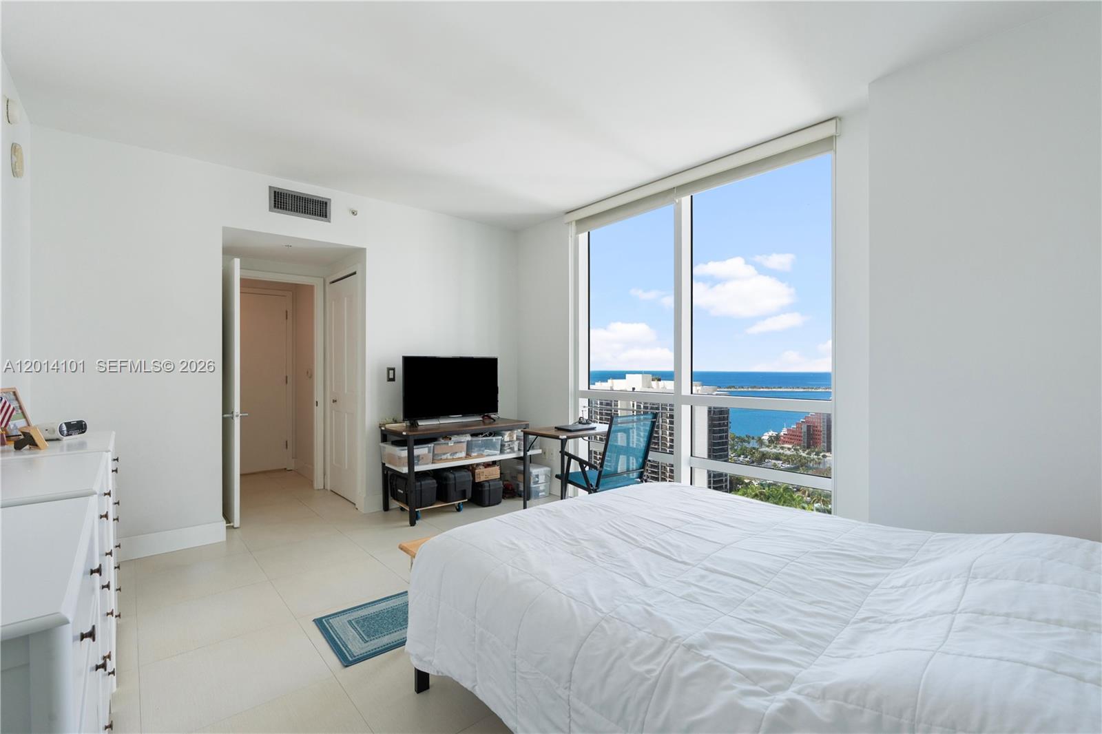 218 SE 14th St #2208, Miami FL 33131