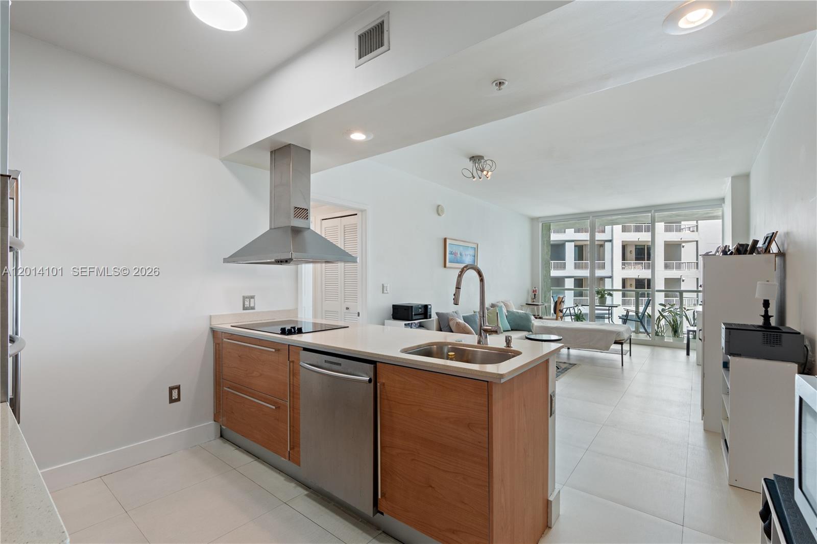 218 SE 14th St #2208, Miami FL 33131