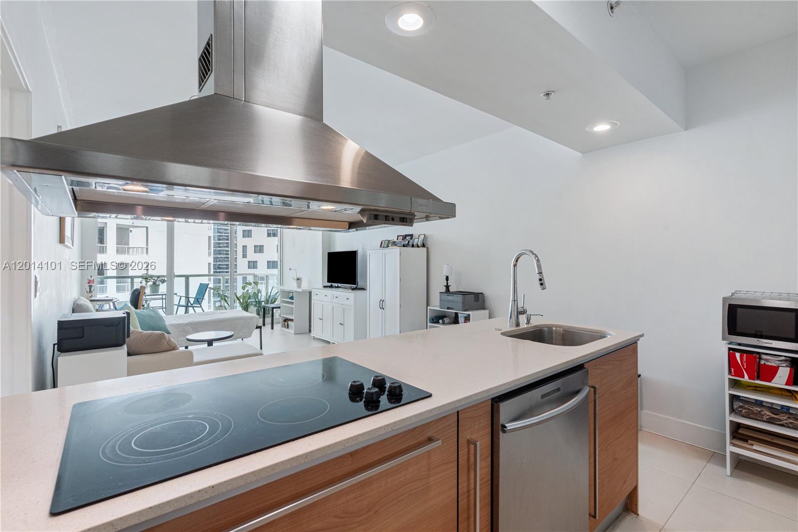 218 SE 14th St #2208, Miami FL 33131