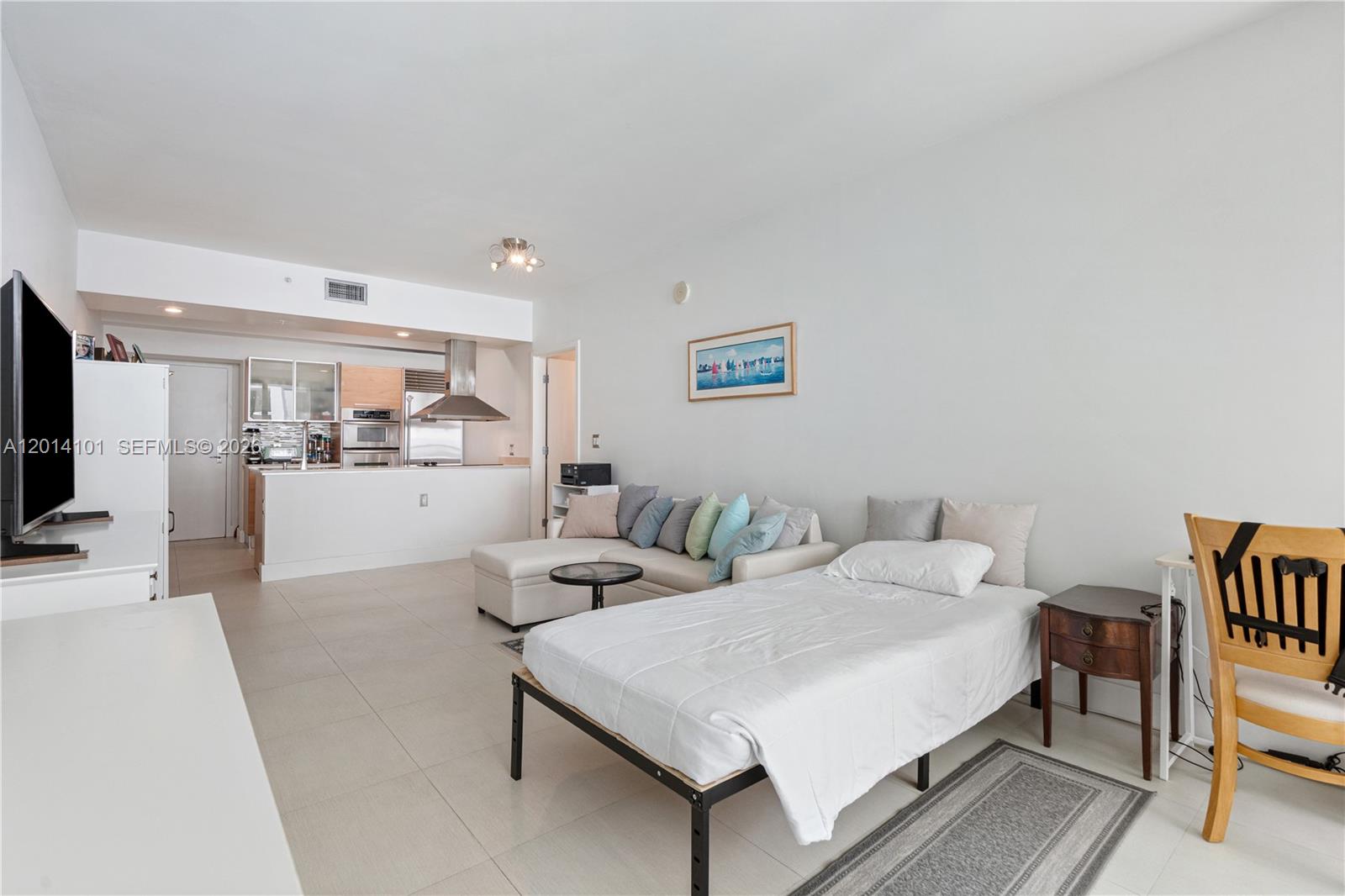 218 SE 14th St #2208, Miami FL 33131