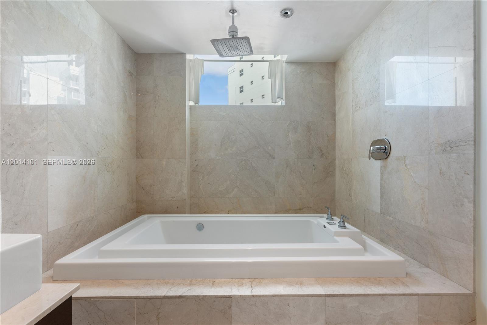 218 SE 14th St #2208, Miami FL 33131