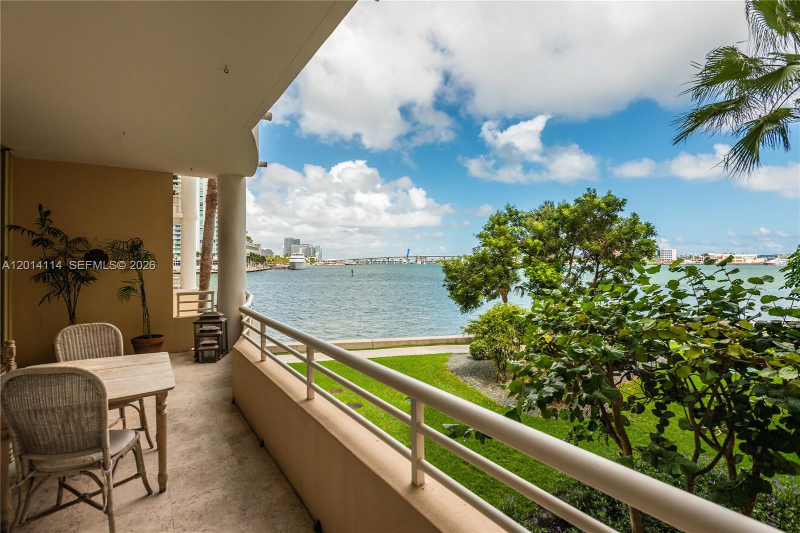 888 Brickell Key Dr #211, Miami FL 33131