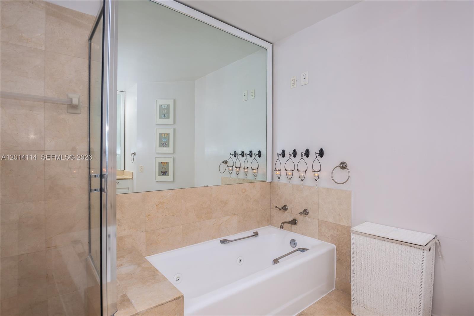 888 Brickell Key Dr #211, Miami FL 33131