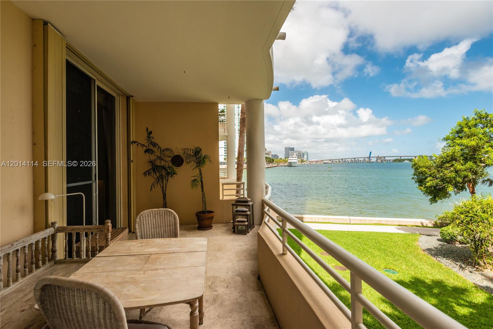 888 Brickell Key Dr #211, Miami FL 33131
