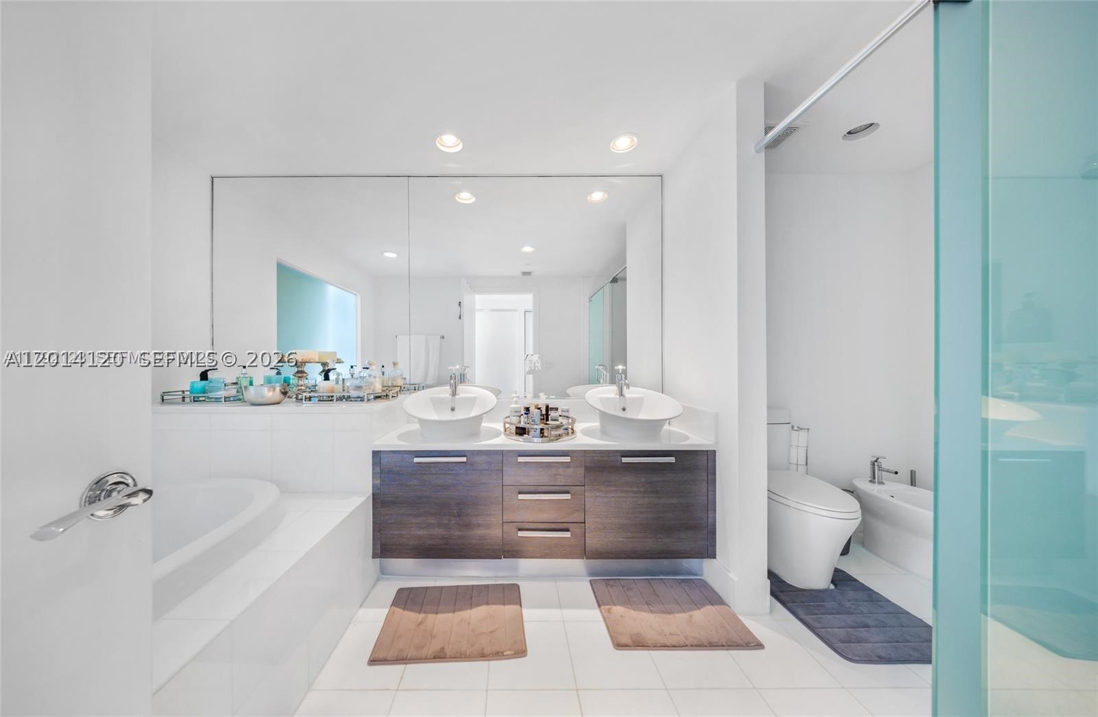 2950 NE 188th St #547, Aventura FL 33180