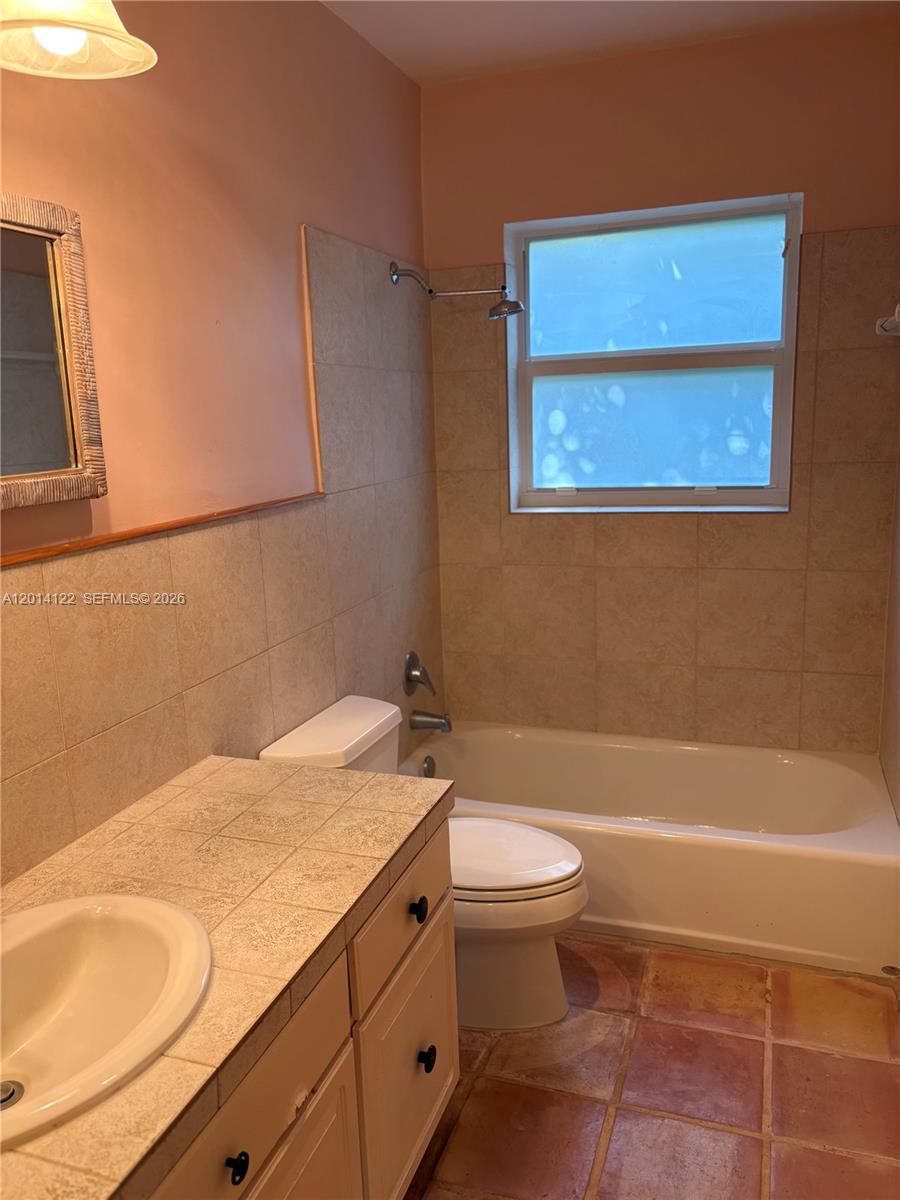941 NW 7th St, Boca Raton FL 33486