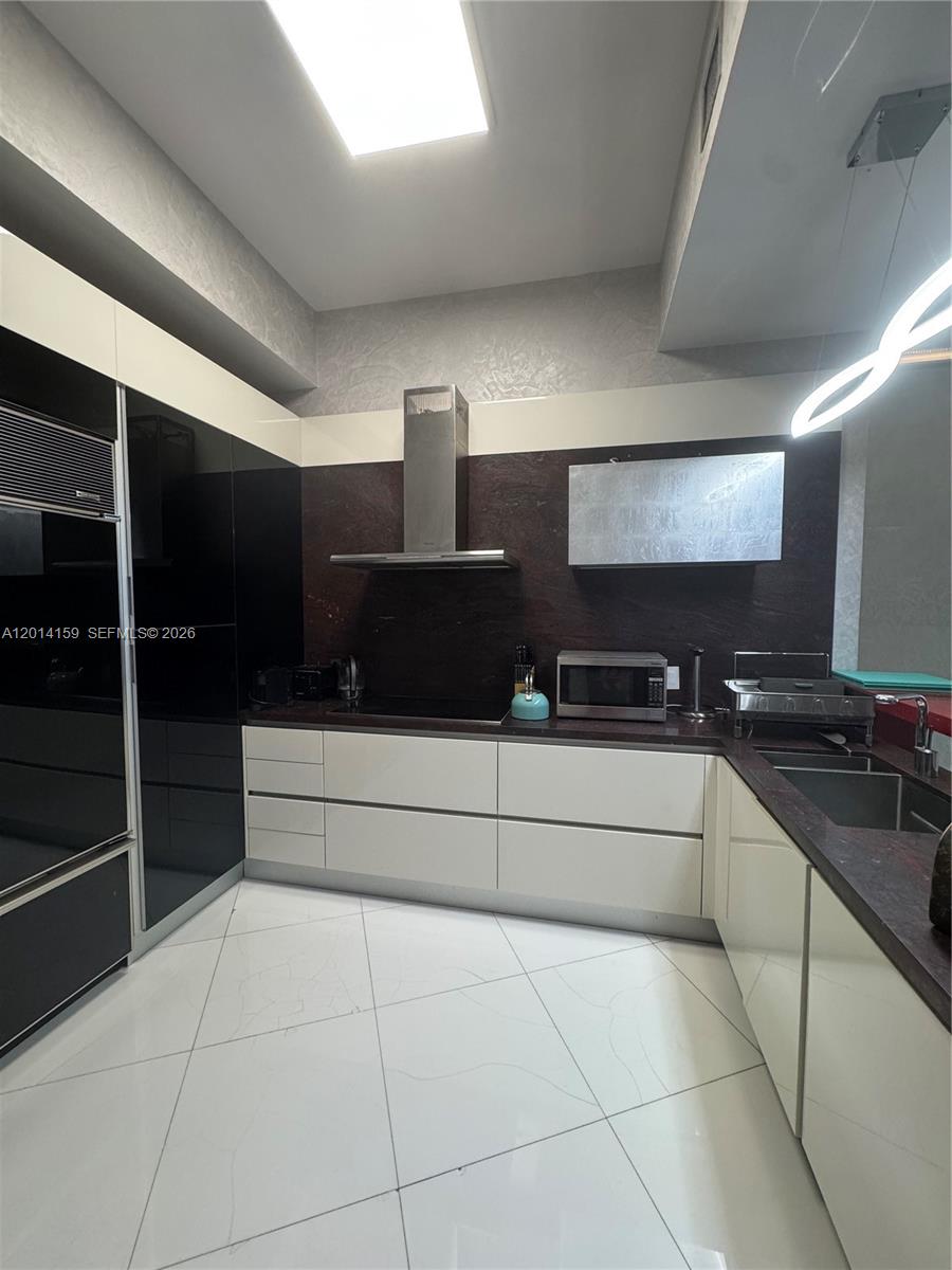15901 Collins Ave #4107, Sunny Isles Beach FL 33160