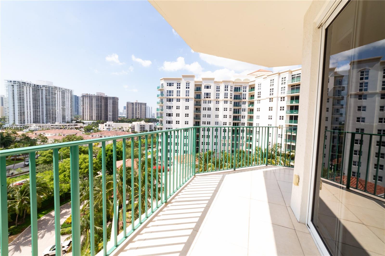 20000 E Country Club Dr #1001, Aventura FL 33180