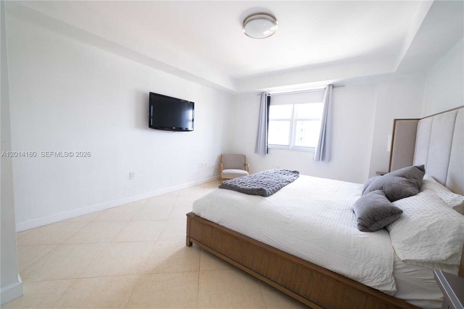 20000 E Country Club Dr #1001, Aventura FL 33180