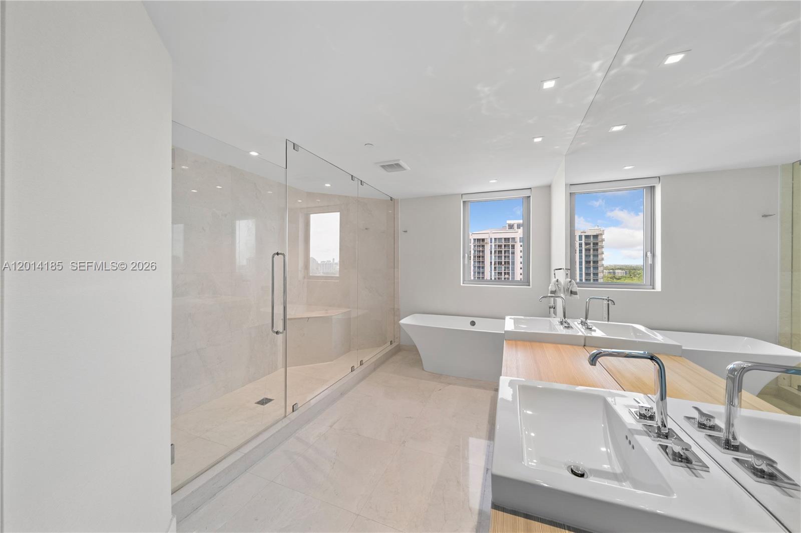 17111 Biscayne Blvd #2107, North Miami Beach FL 33160