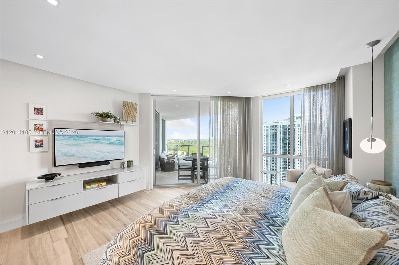 17111 Biscayne Blvd #2107, North Miami Beach FL 33160
