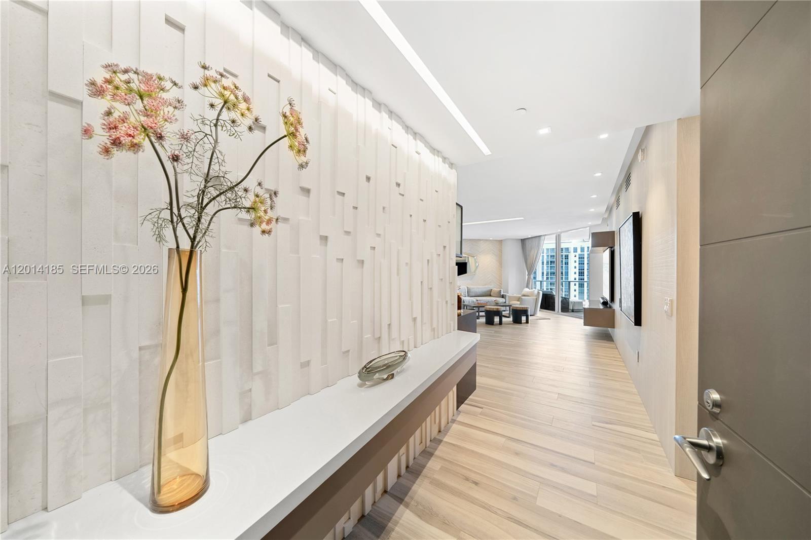 17111 Biscayne Blvd #2107, North Miami Beach FL 33160