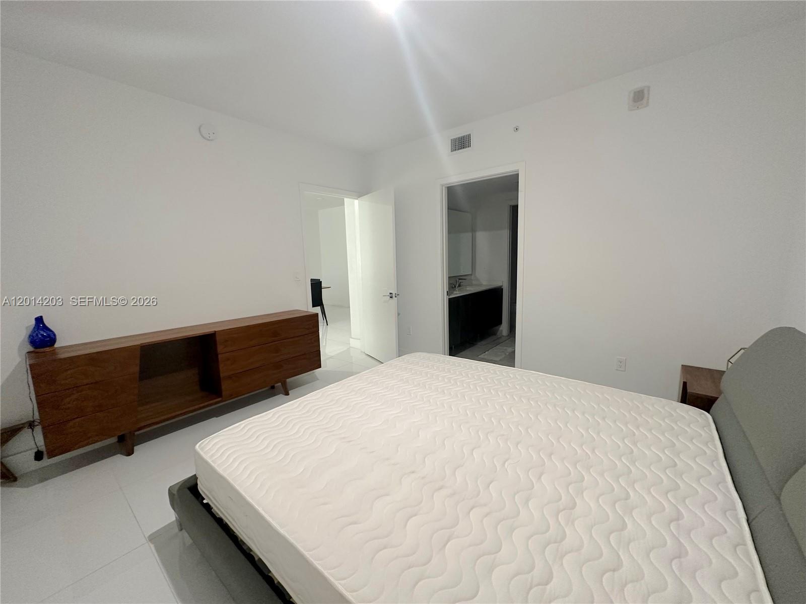 488 NE 18th St #2502, Miami FL 33132