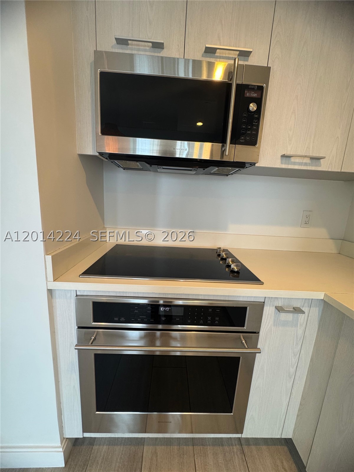 45 SW 9th St #1104, Miami FL 33130