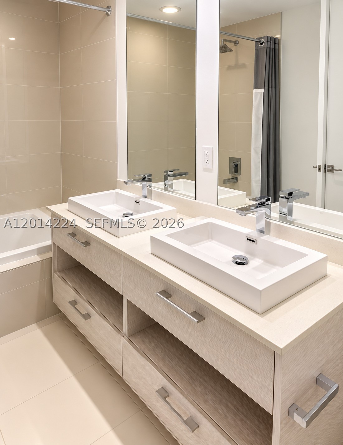 45 SW 9th St #1104, Miami FL 33130